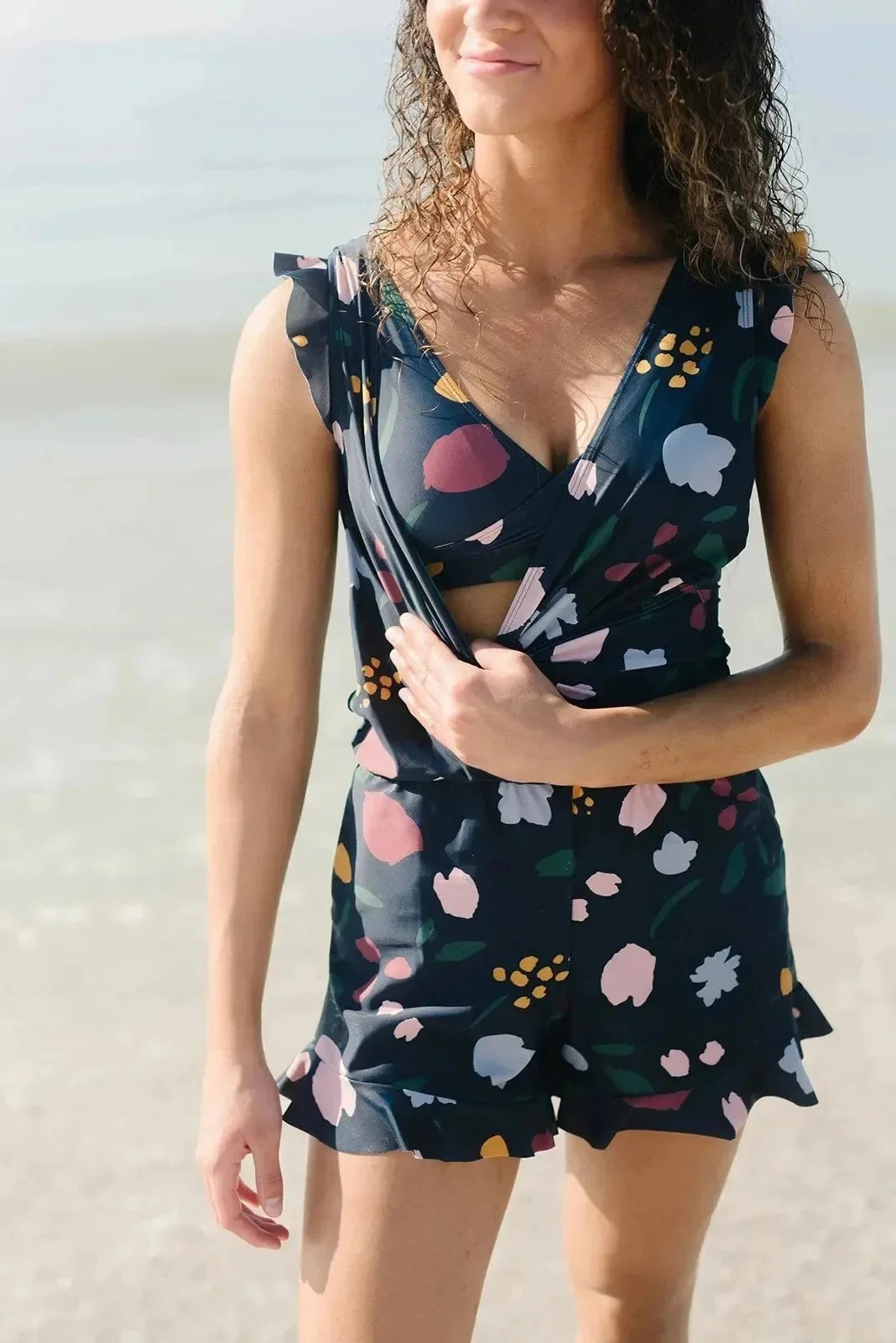 Seamless One-Piece Swimsuit with Chest Pad – Soft, Flattering Swimwear