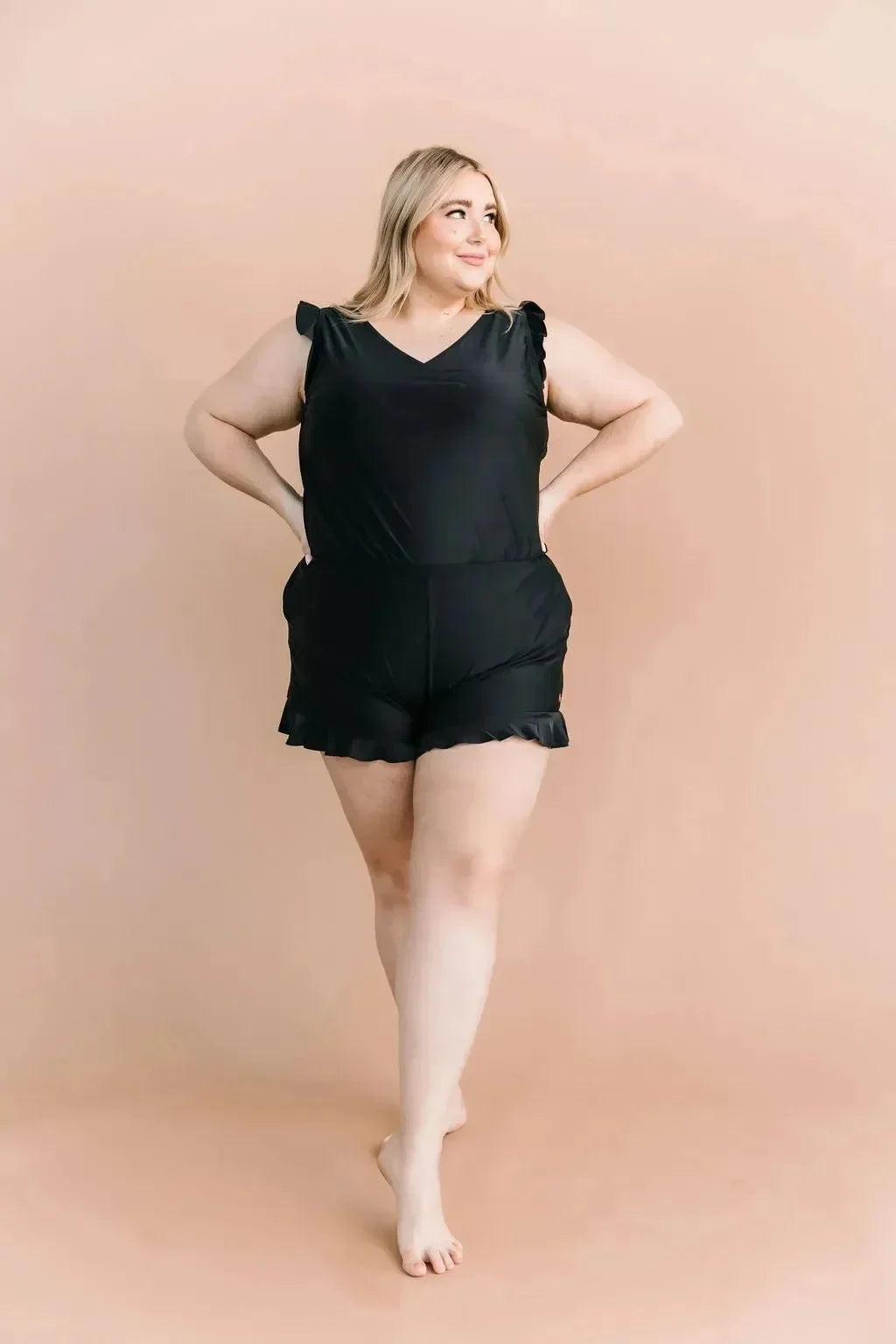 Seamless One-Piece Swimsuit with Chest Pad – Soft, Flattering Swimwear